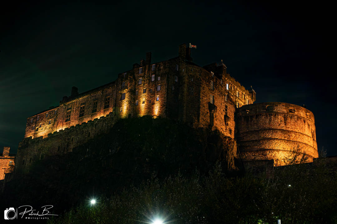 image of Edinburgh Castle by night
