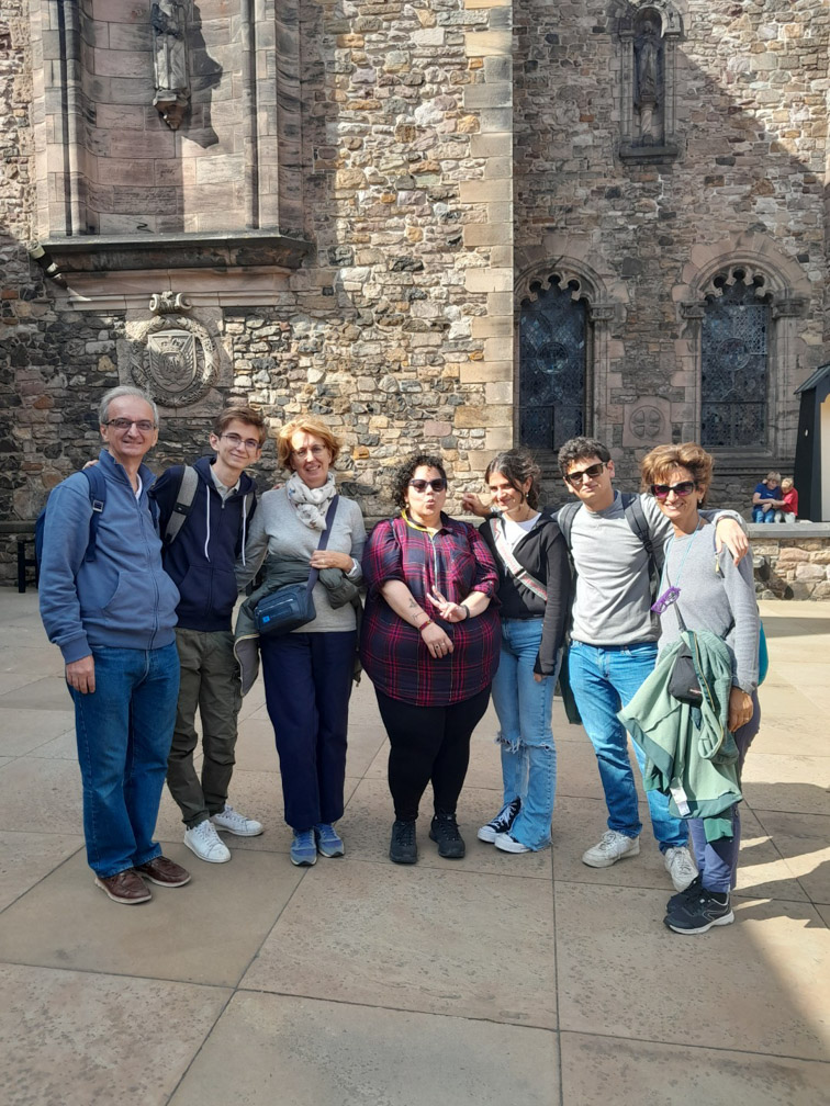 image of a group and the guide at the Edinburgh castle