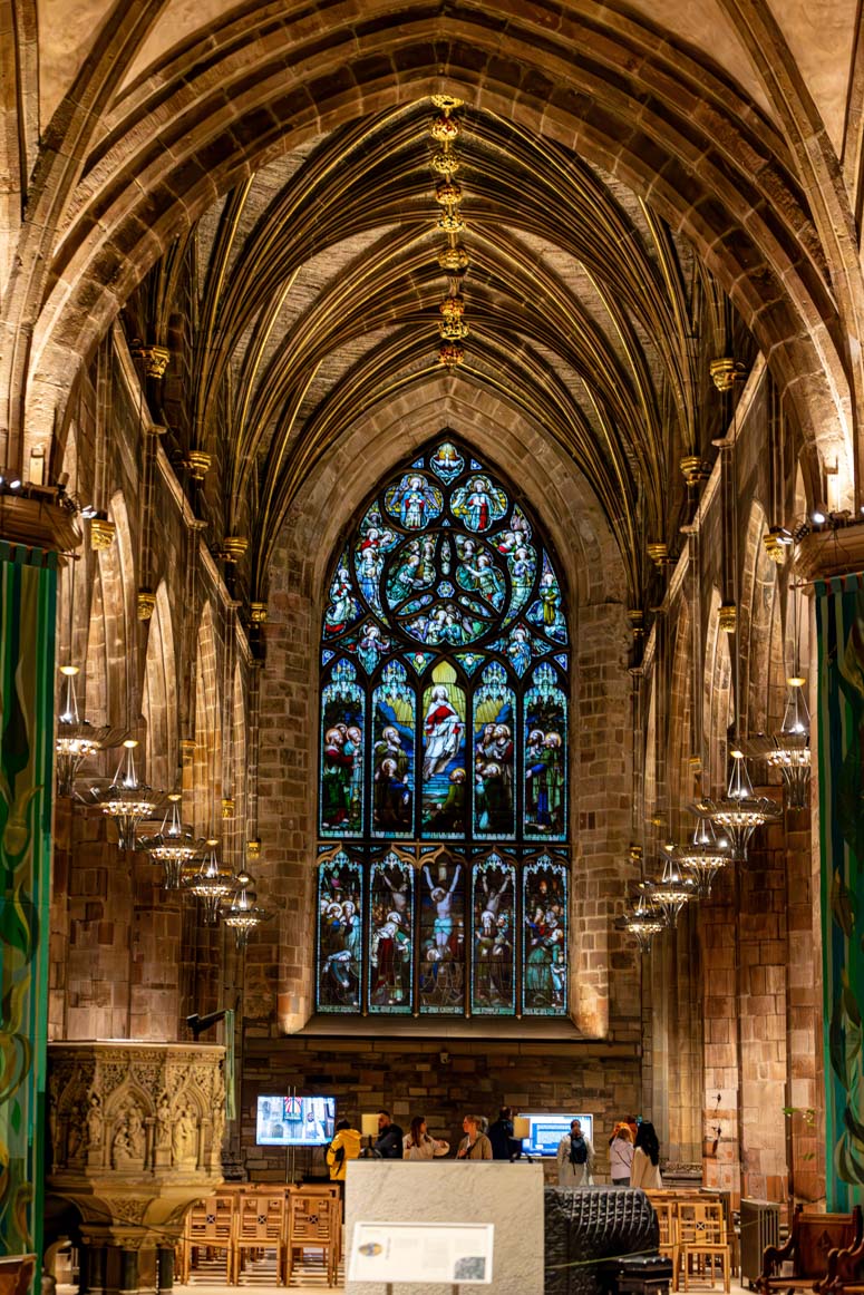 image of St Giles interior