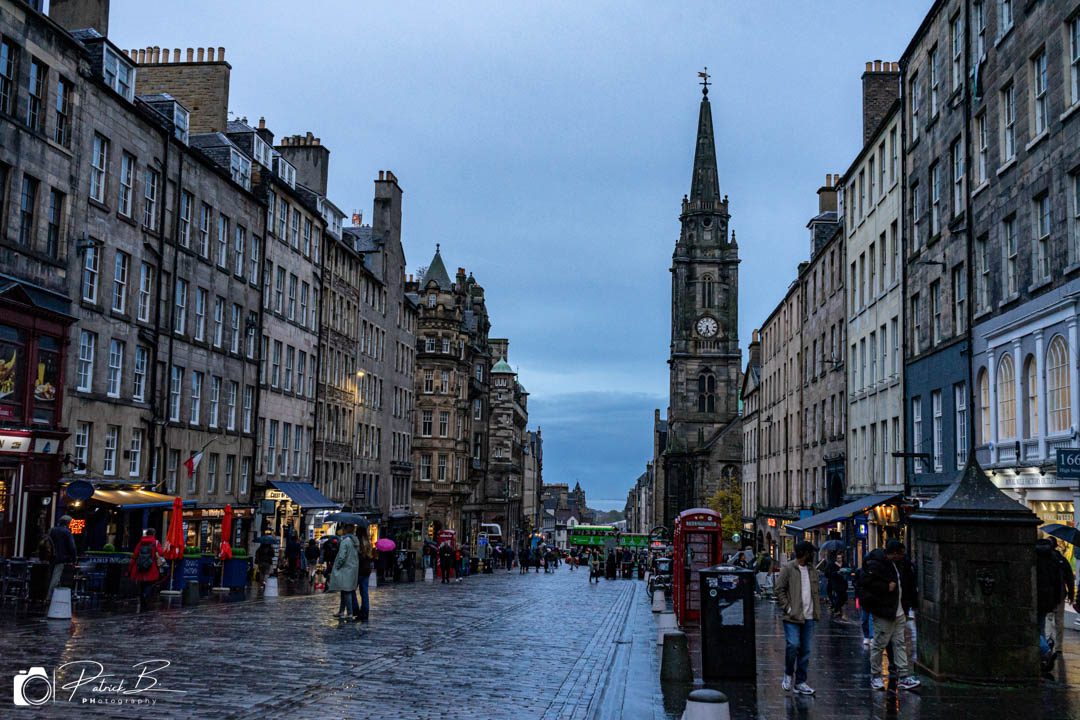 image of the Royal Mile in Edinburgh
